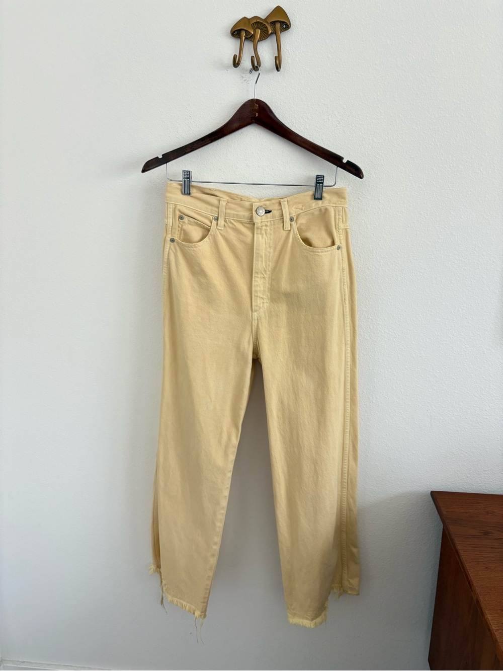 AMO - Eva Crop Denim size 28 Butter Yellow Raw Hem